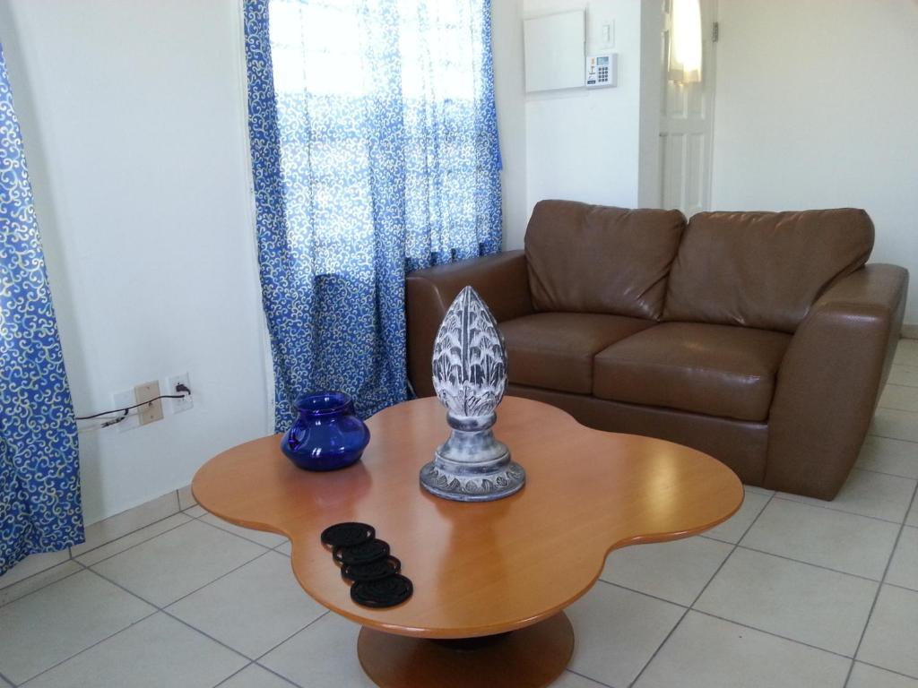 Orange Rembrandt Studio Apartments Willemstad Room photo